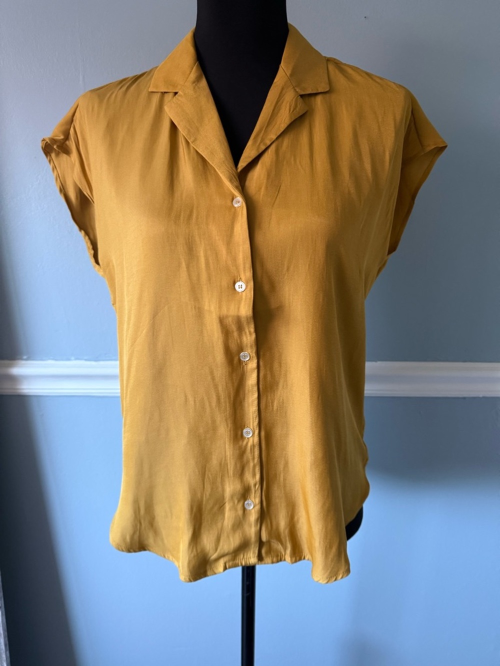 Philosophy Mustard Short-Sleeve Button Down Blouse XS